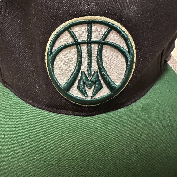 Milwaukee Bucks Snapback Hat Excellent Condition Preowned - Picture 4 of 7